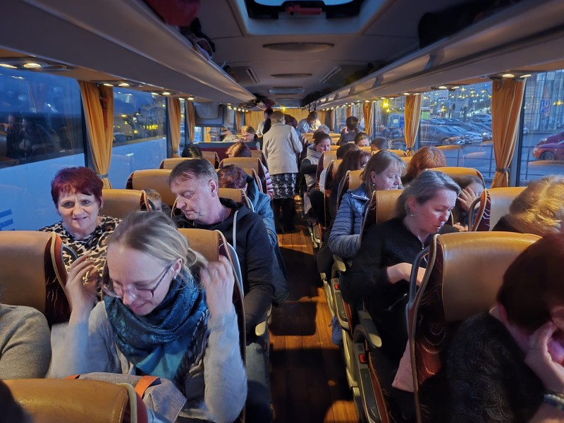 Plní dojmů a nadšení z představení odjíždíme směr domů.